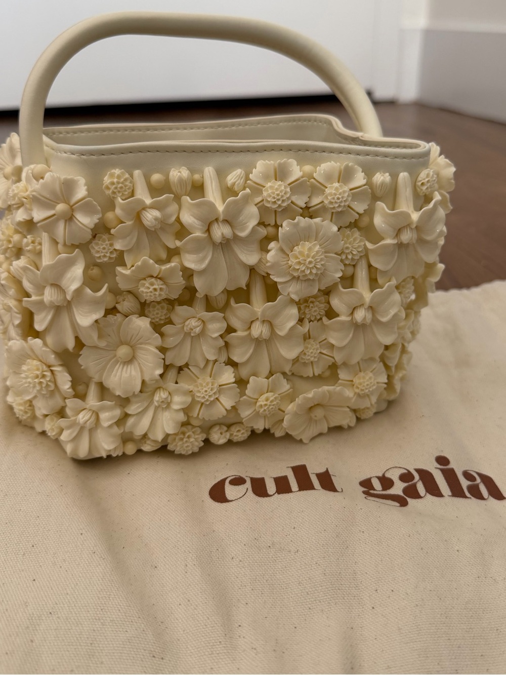 cult gaia solene Top Handle Bag in Ivory - Picture 6 of 13